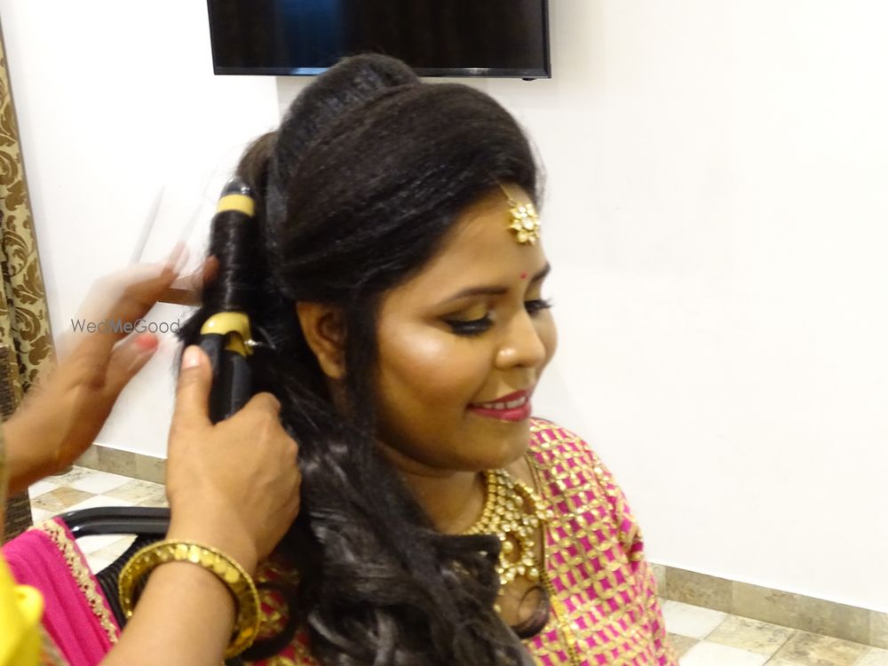 Photo From Reception Bride - By Colours Makeup School 