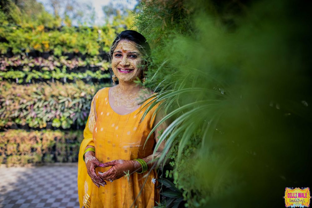 Yellow Wedding Photoshoot & Poses Photo haldi outfit