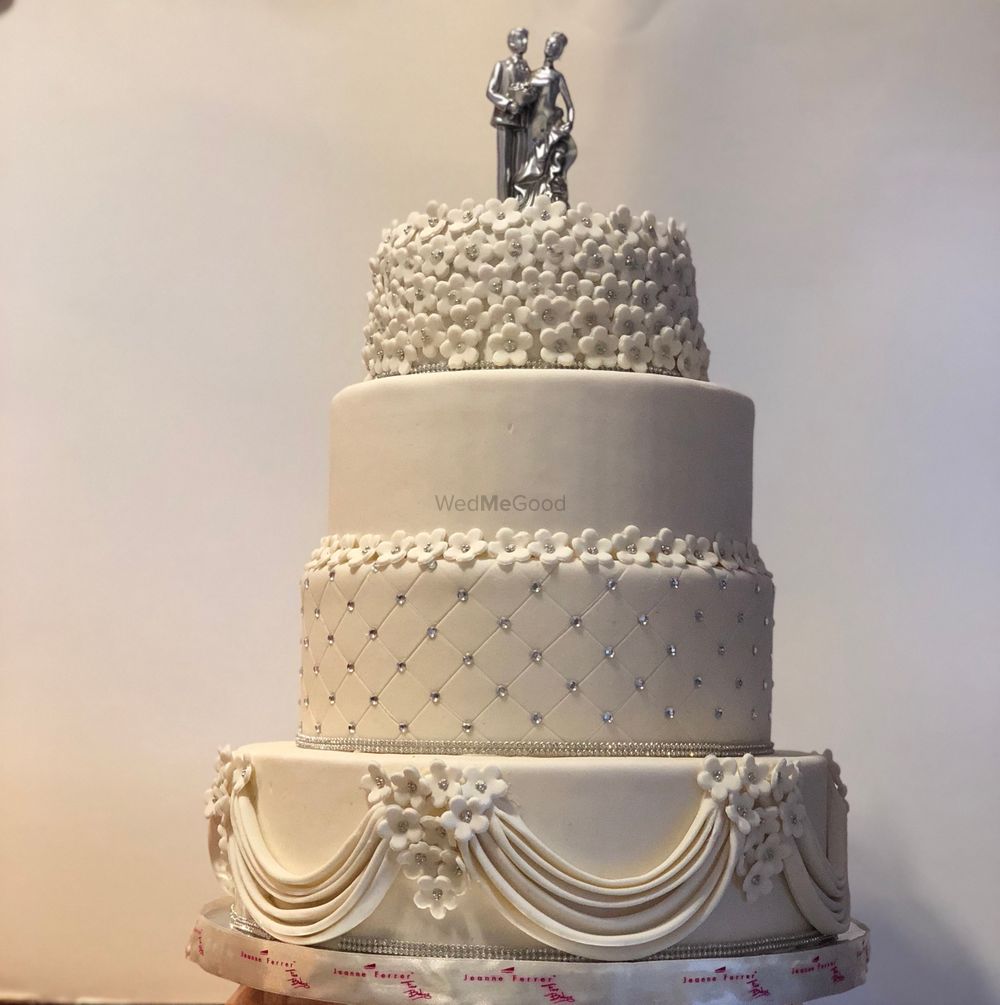 Photo From WHITE AND SILVER WEDDING CAKE - By Jeanne Ferrer Cake House