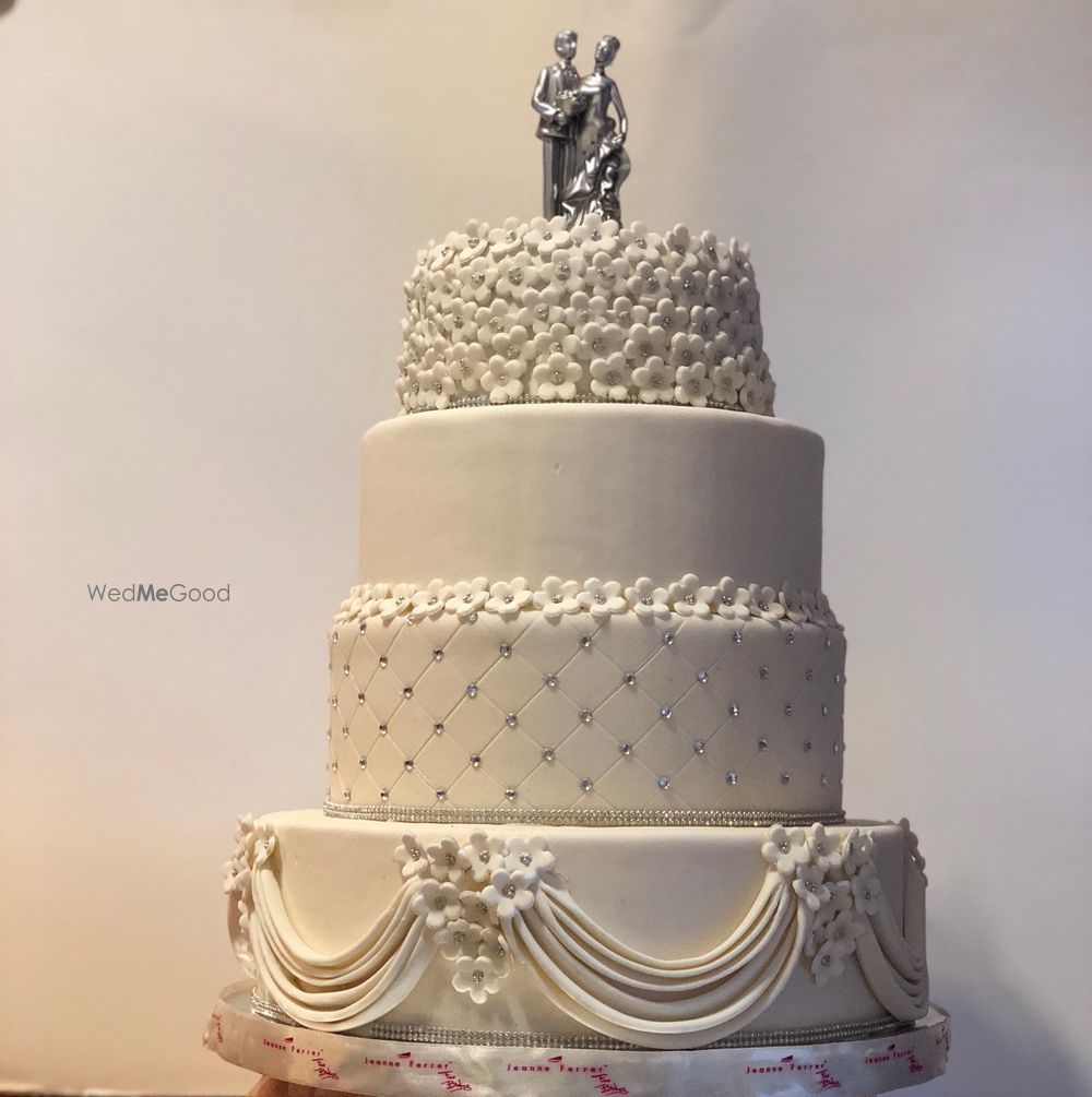 Photo From WHITE AND SILVER WEDDING CAKE - By Jeanne Ferrer Cake House