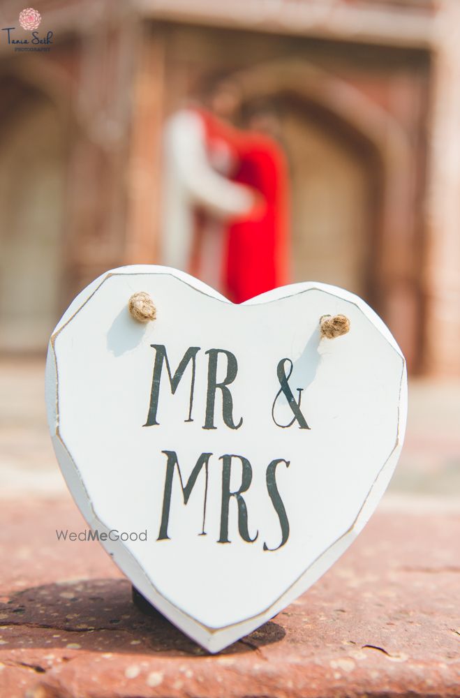 Photo of Mr and mrs heart prop