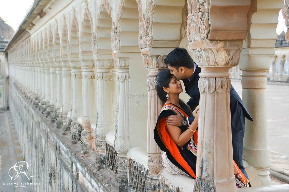Photo From Couple shoots - By Weddings by Ananya Rijhwani