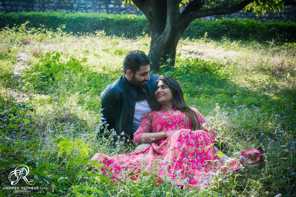 Photo From Couple shoots - By Weddings by Ananya Rijhwani