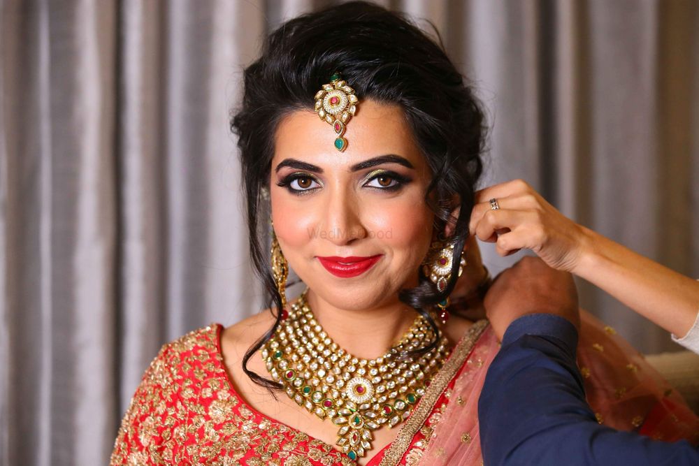 Photo From GOLD n SMOKEY Eyes on this BRIDE IN RED_ MakshitA  - By Nivritti Chandra