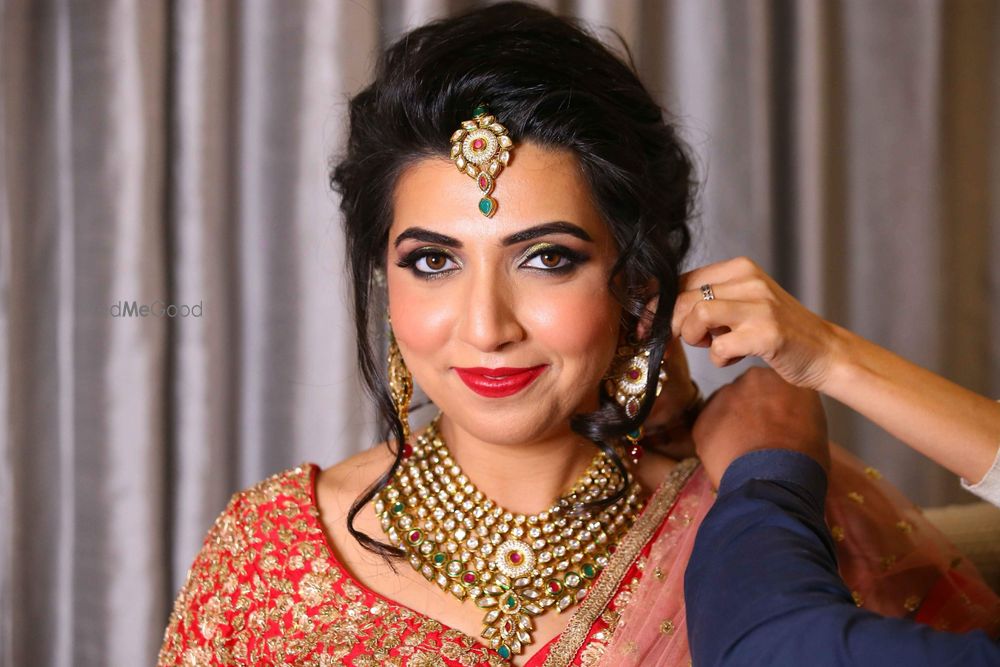 Photo From GOLD n SMOKEY Eyes on this BRIDE IN RED_ MakshitA  - By Nivritti Chandra