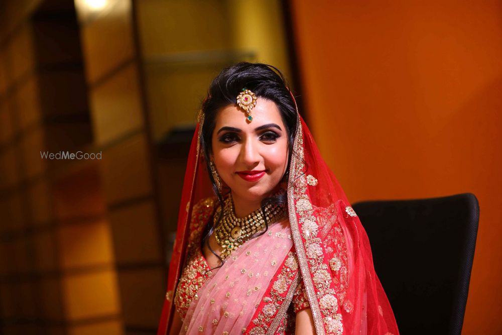 Photo From GOLD n SMOKEY Eyes on this BRIDE IN RED_ MakshitA  - By Nivritti Chandra