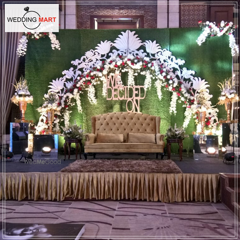 Photo From Bollywood Themed Cocktail and ring ceremony decor - By Wedding Mart