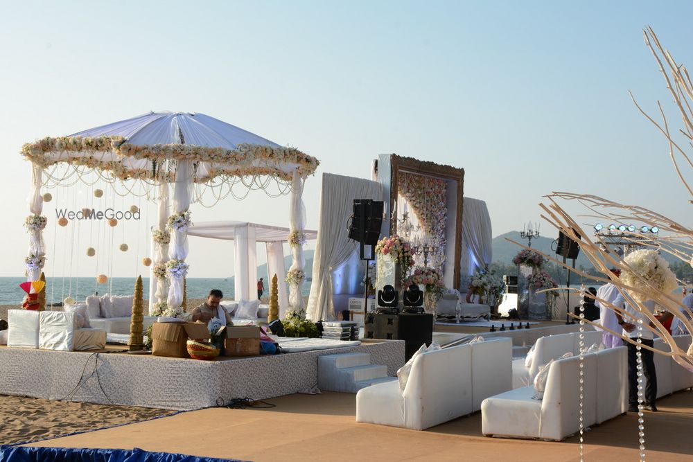 Photo From CS Wedding - White Wedding by the Beach - By The Art of Weddings