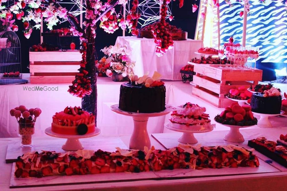 Photo From Cake Display Decor - By B3WeddingZ