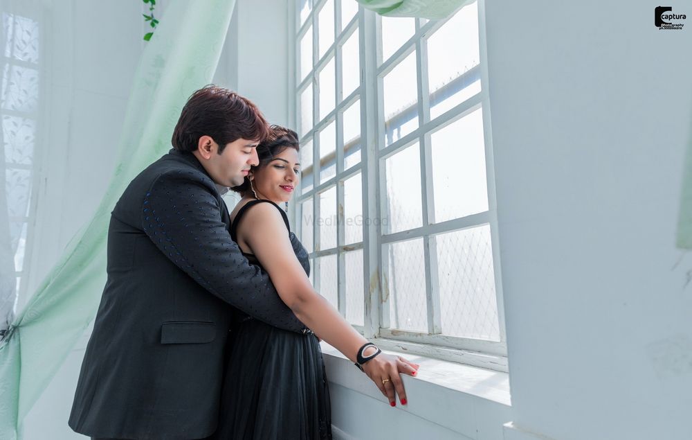 Photo From pre wedding - By Captura Photography