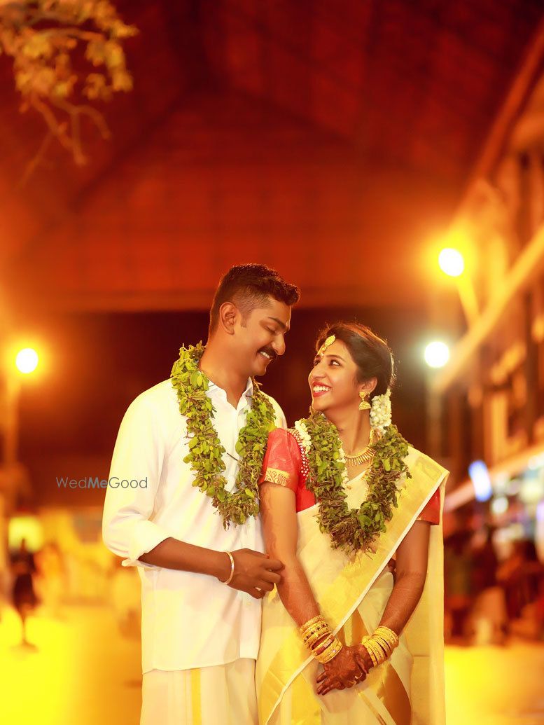 Photo From GURUVAYOOR WEDDING STORY OF VEENA AND ABILASH - By Talking Pictures Wedding Photography