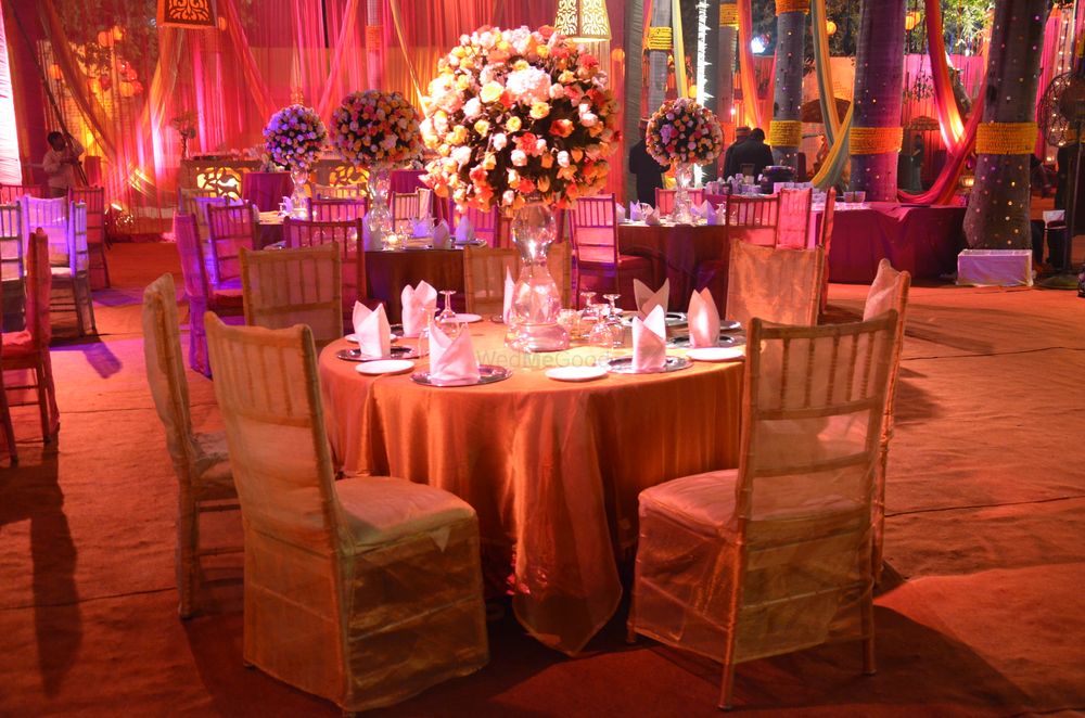 Photo of floral table centerpiece