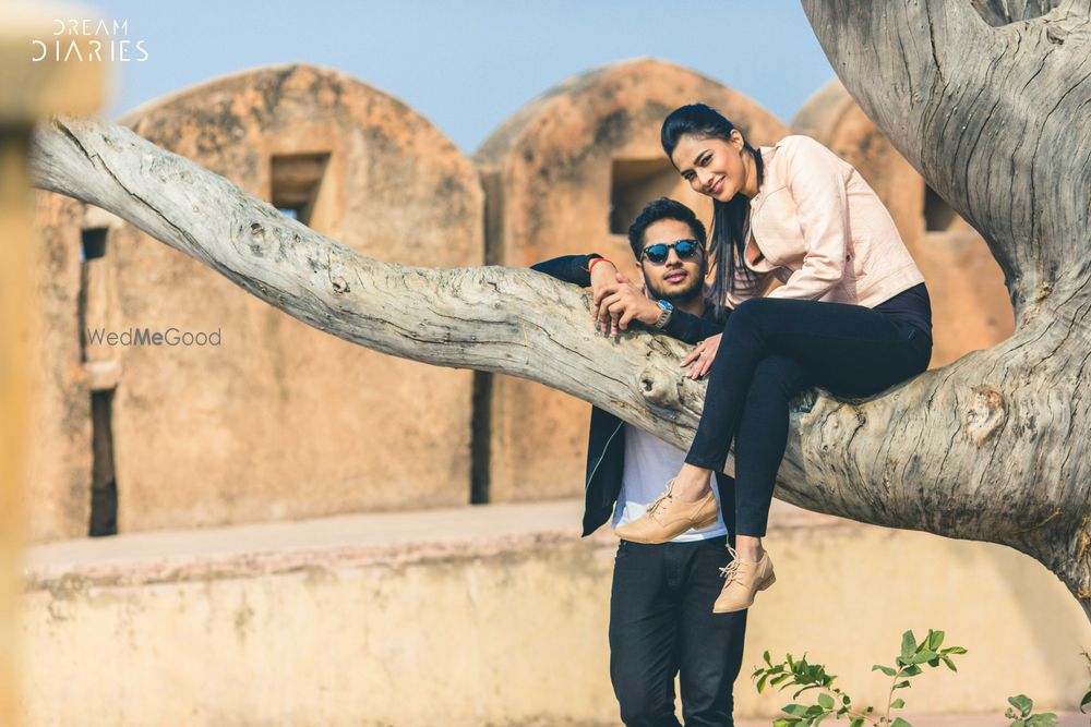 Photo From Ayushi + Akshay, Pre Wedding - By Dream Diaries Photography