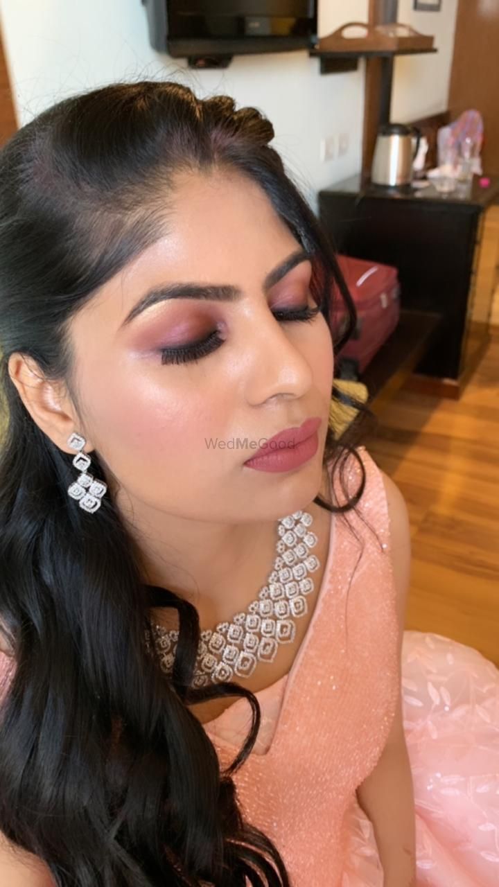 Photo From Engagement Makeup - By Pearl Blossom