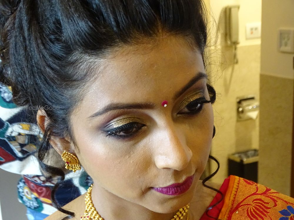 Photo From Engagement Shivani Sarnaik - By Colours Makeup School 