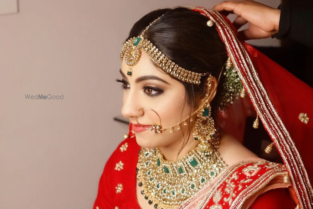 Photo From Richa - Engagement & Wedding Bridal Makeup  - By Makeup by Mansi Lakhwani