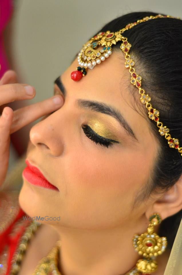 Photo of Bridal Makeup by Pooja Sethi