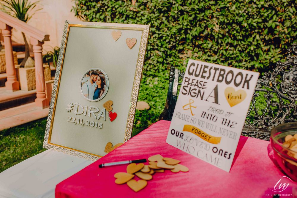 Photo of Unique guest book idea to sign a heart