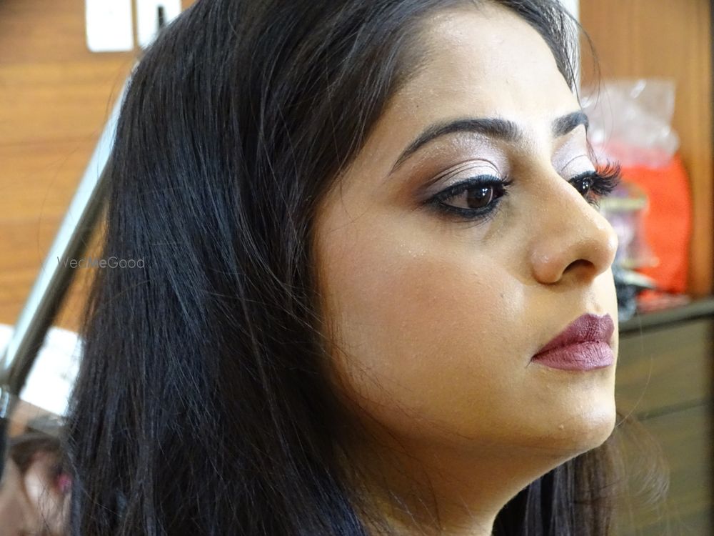 Photo From Engagement Khushboo Mehta - By Colours Makeup School 