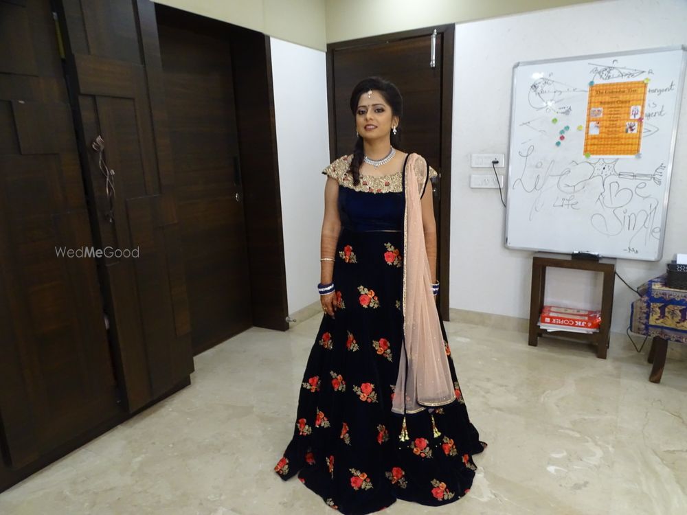 Photo From Engagement Khushboo Mehta - By Colours Makeup School 