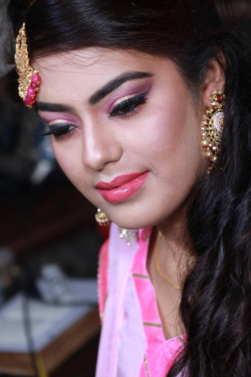 Photo From Ring Ceremony Makeup - By Meenu Sahni Makeup Artist