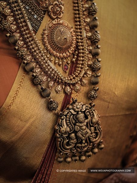 Photo of A gold temple jewellery haar