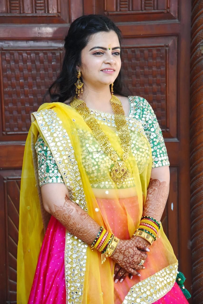 Photo From pictures of my brides - By Aksha Shah Mehendi Designer