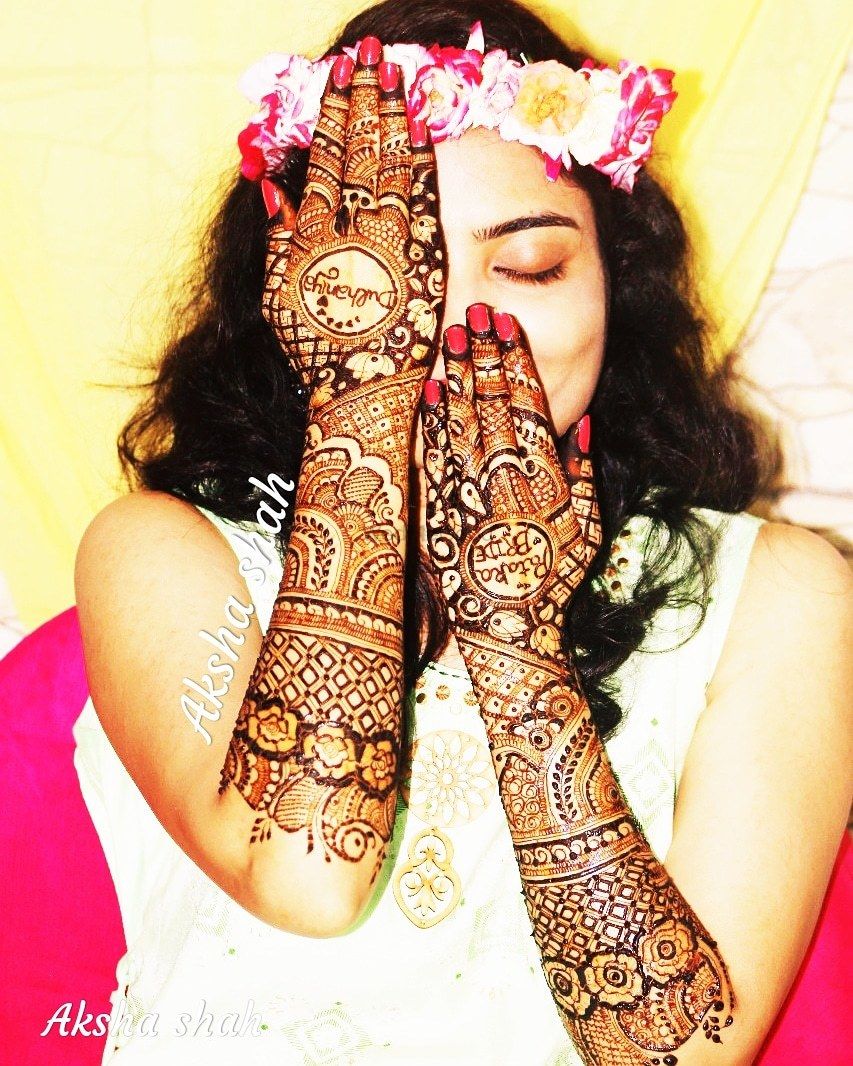 Photo From pictures of my brides - By Aksha Shah Mehendi Designer