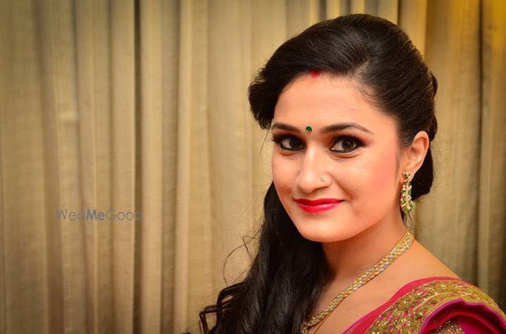 Photo From bridal:) - By Sonia Kewalramani Hair and Make up Artist