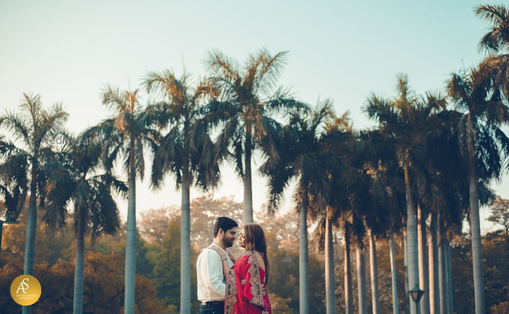 Photo From Pooja & Gaurav Pre-wedding - By The Knotty Weds