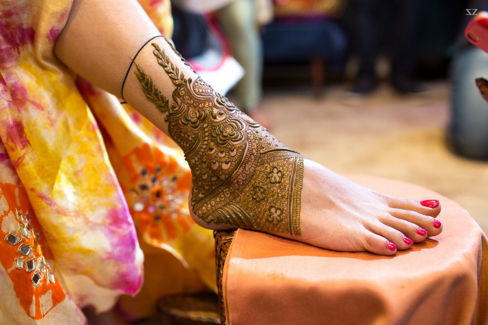 Photo of Bridal Feet Mehendi Design - Leaf Design