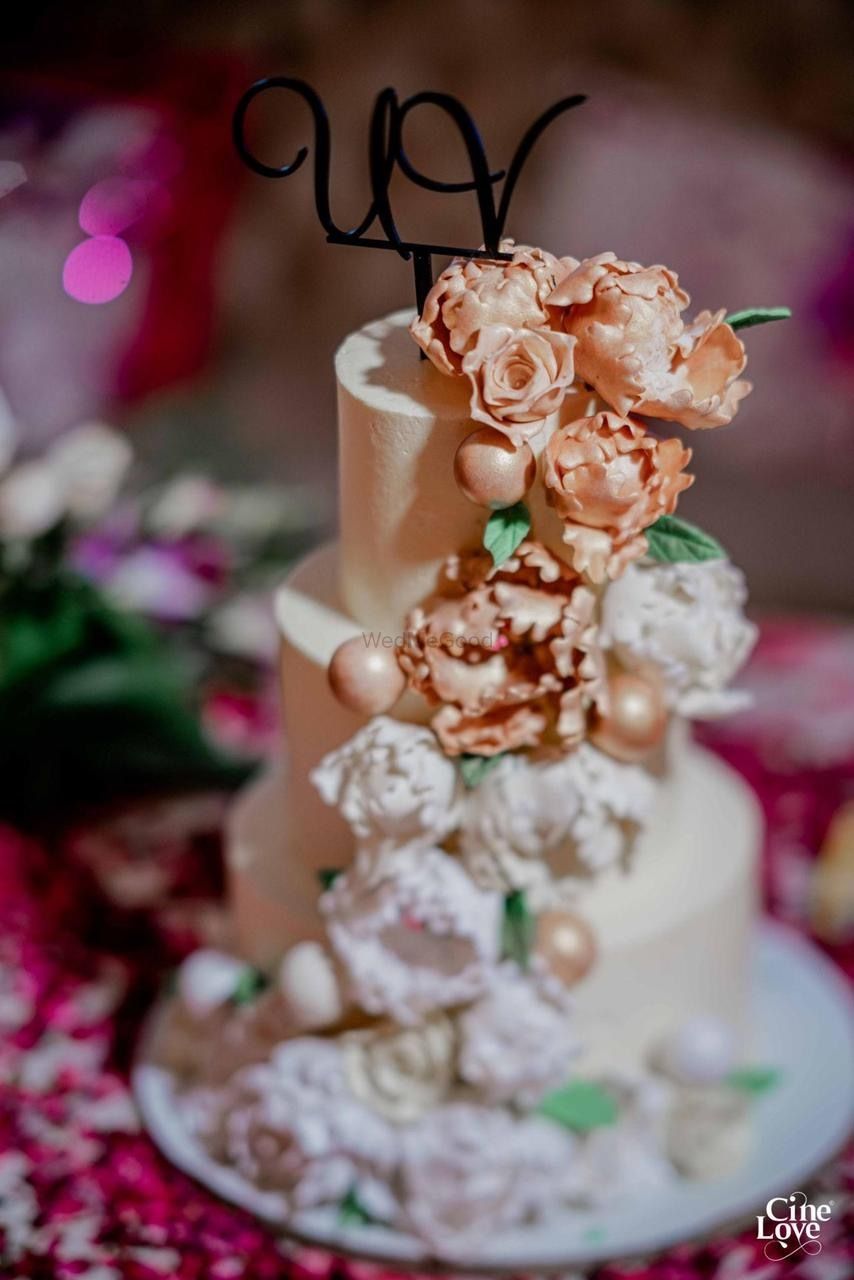 Photo From WEDDING CAKES BY TCC  - By The Cake Company