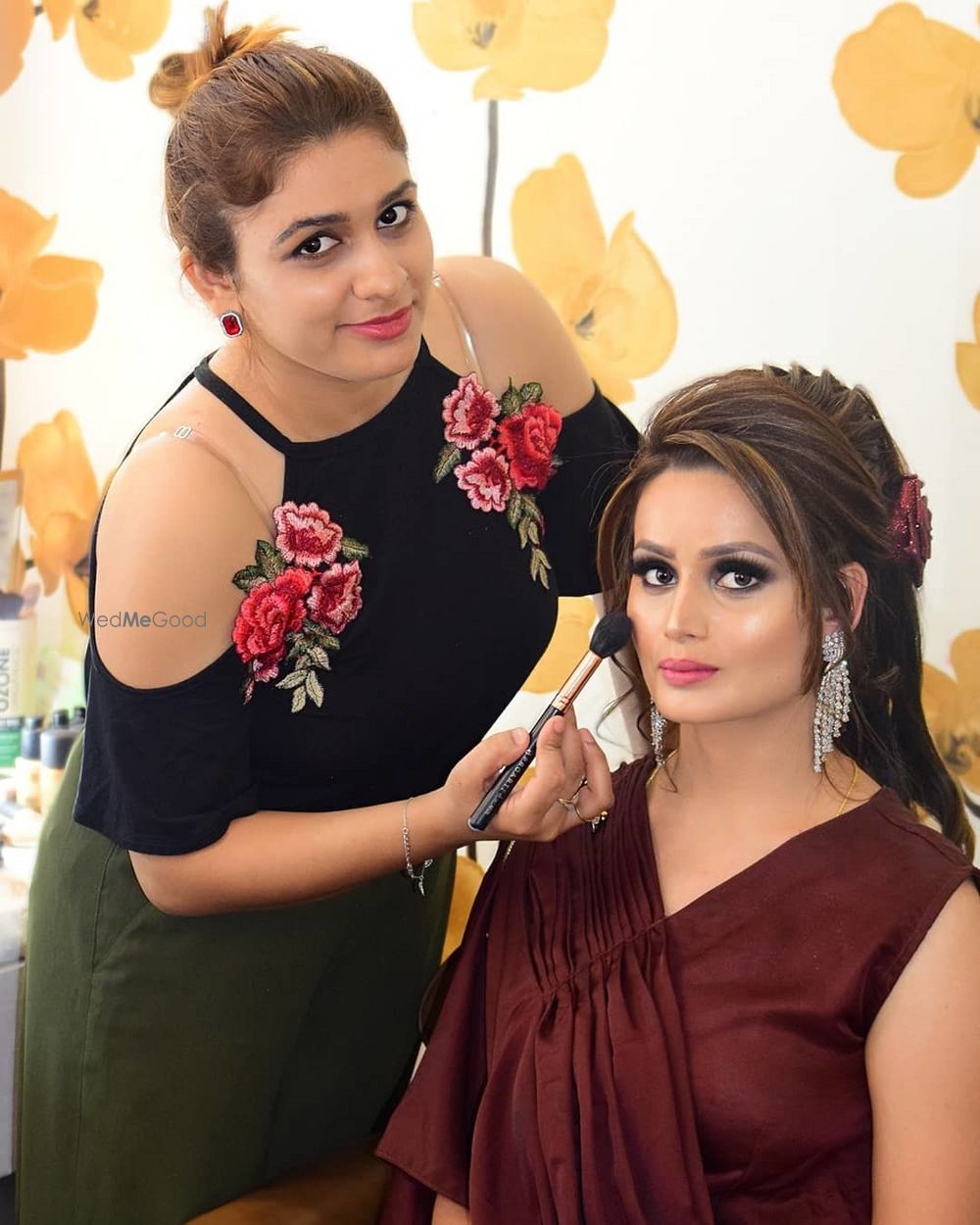 Photo From Cocktail Makeup Look - By Meenakshi Dutt Makeovers Agra