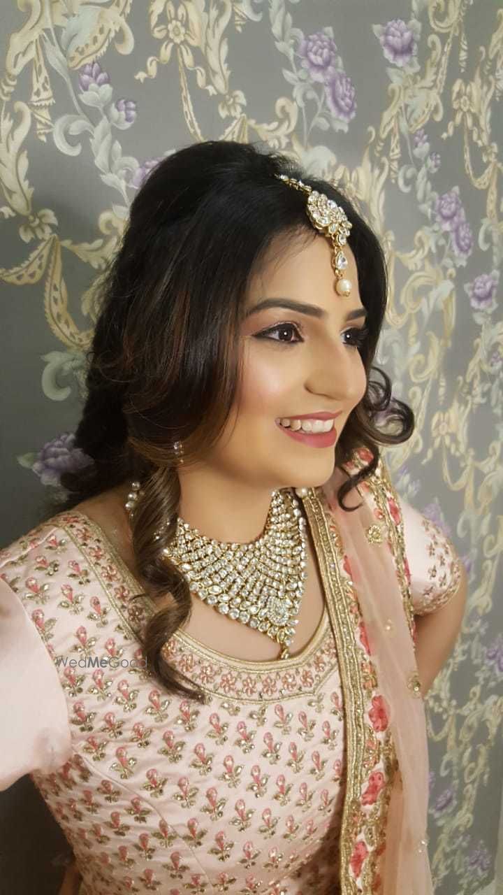 Photo From With a Glowing Smile,Charming and a Stunning look...Makeup done by Tanya Puri.. - By Tanya's L'Oreal Salon