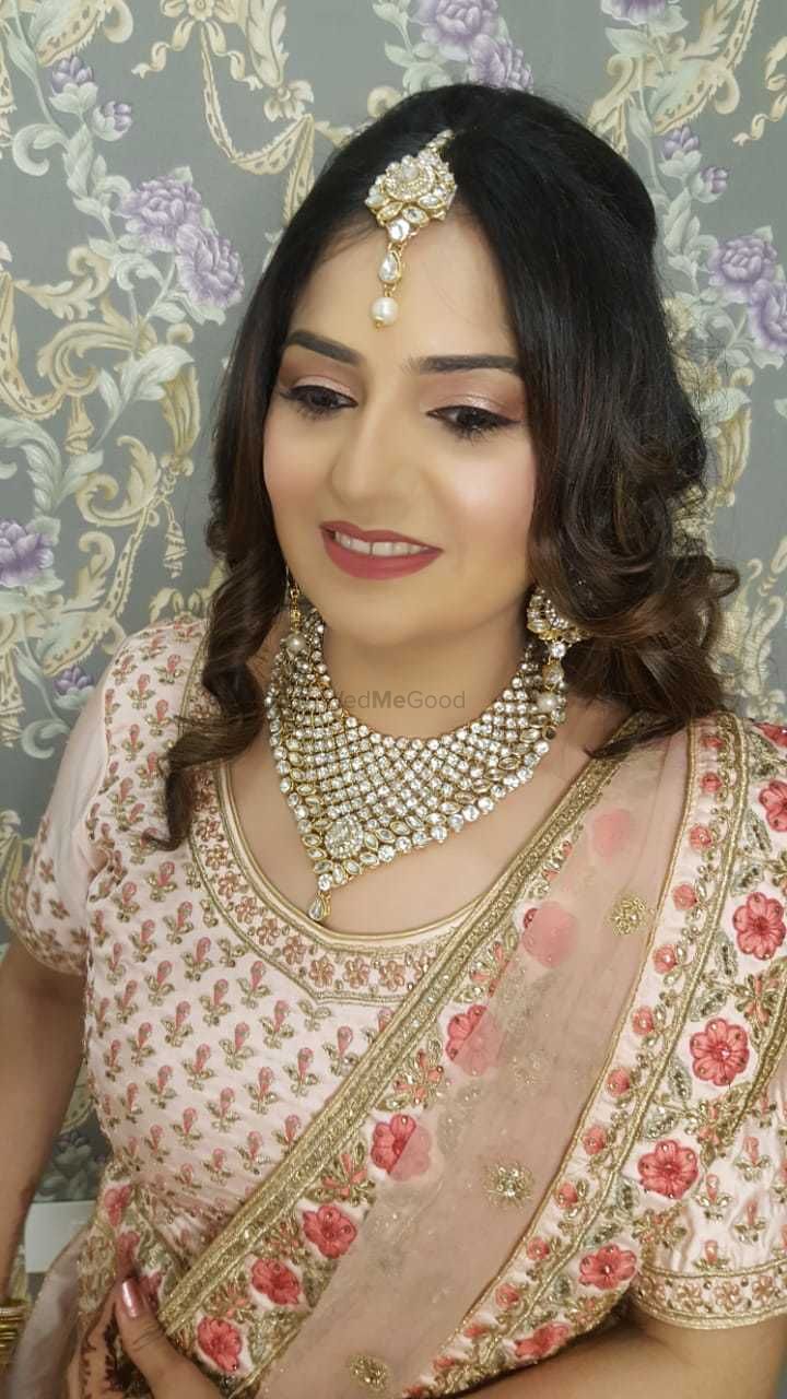 Photo From With a Glowing Smile,Charming and a Stunning look...Makeup done by Tanya Puri.. - By Tanya's L'Oreal Salon