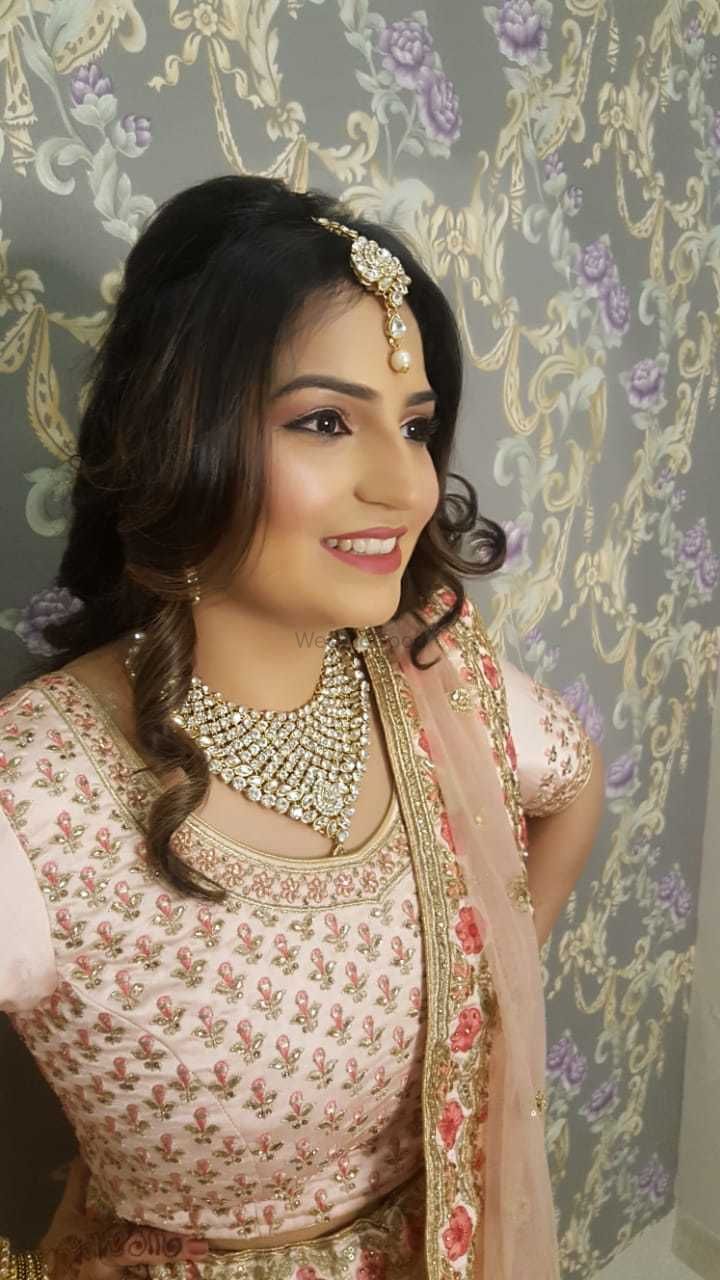 Photo From With a Glowing Smile,Charming and a Stunning look...Makeup done by Tanya Puri.. - By Tanya's L'Oreal Salon