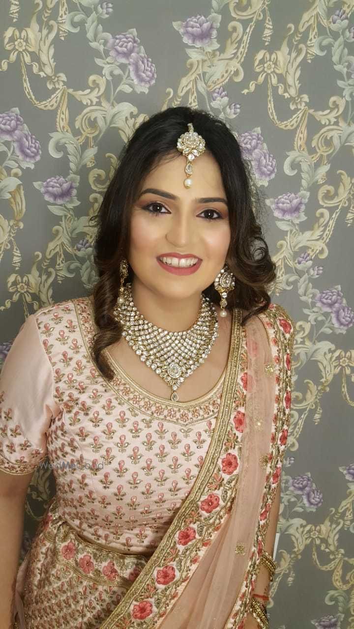 Photo From With a Glowing Smile,Charming and a Stunning look...Makeup done by Tanya Puri.. - By Tanya's L'Oreal Salon