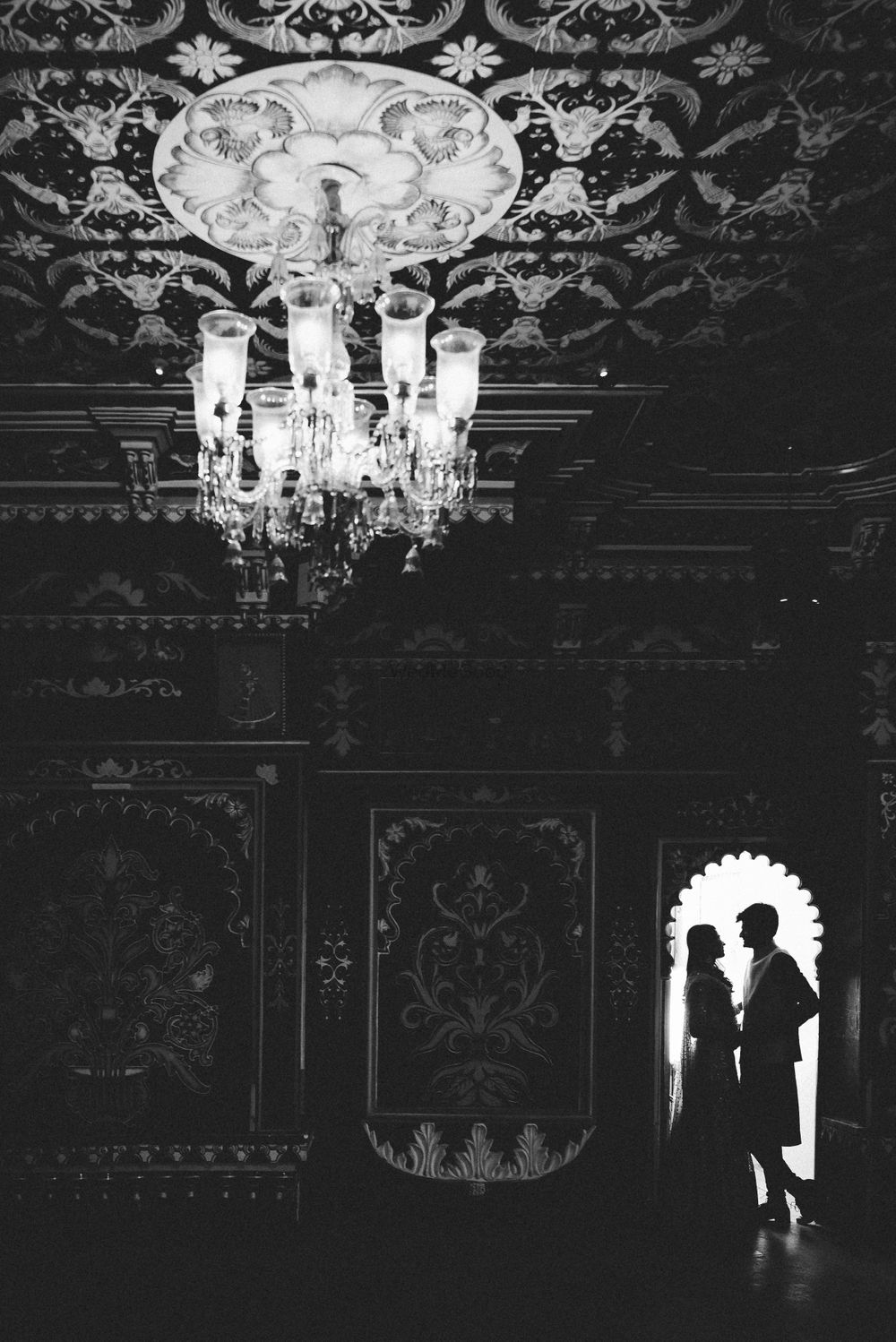 Photo of black and white fort pre wedding shoot