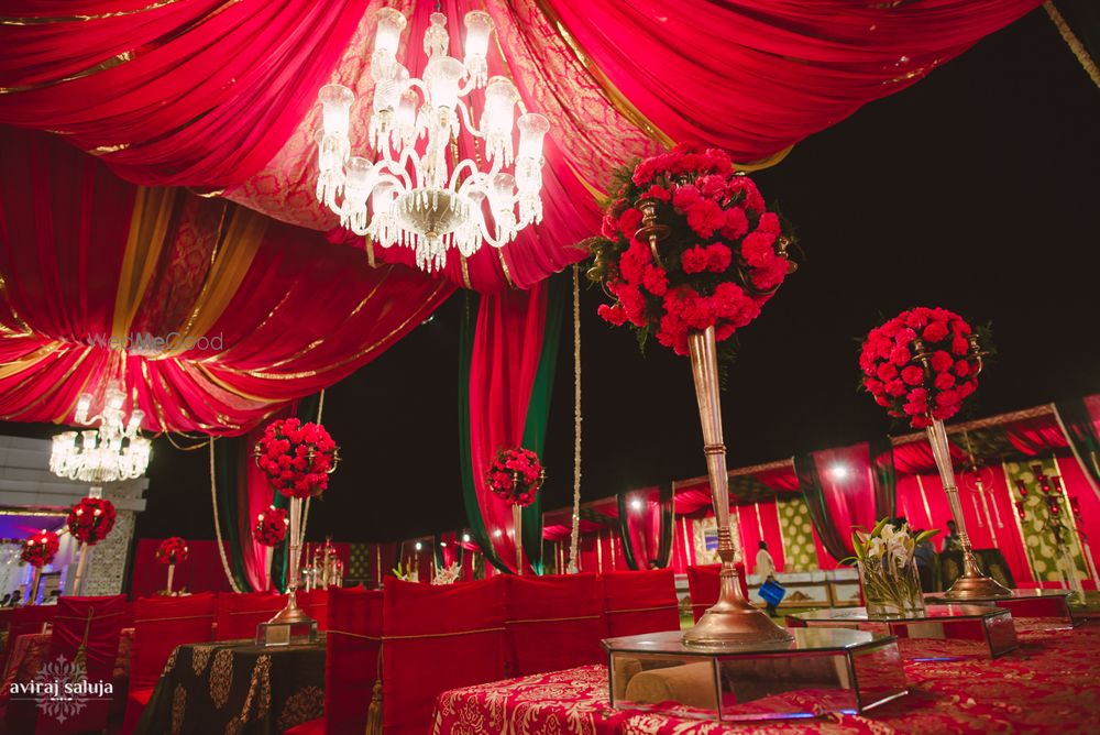 Photo of Table centerpieces in roses