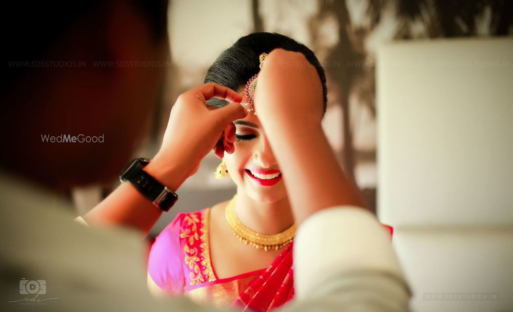 Photo From Actress Ashwathy Warrier & Abilash Unnikrishnan's Destination Wedding at Le Meridien Kochi - By SDS Studio