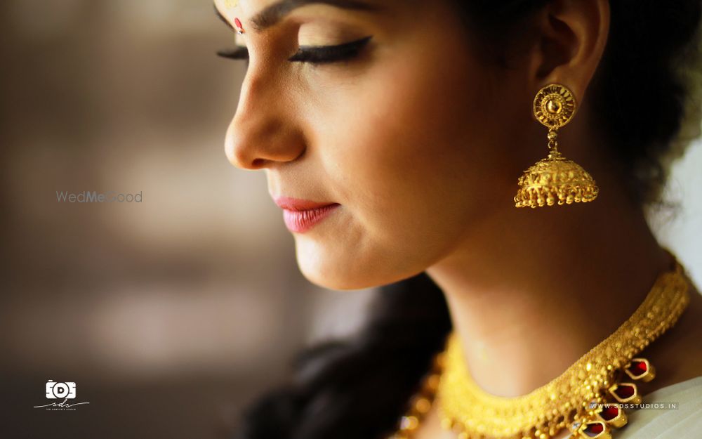 Photo From Actress Ashwathy Warrier & Abilash Unnikrishnan's Destination Wedding at Le Meridien Kochi - By SDS Studio