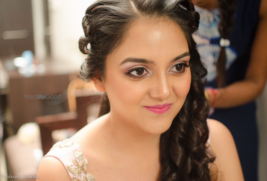 Photo From a soft makeup for reception - By Deepti Khaitan Makeup