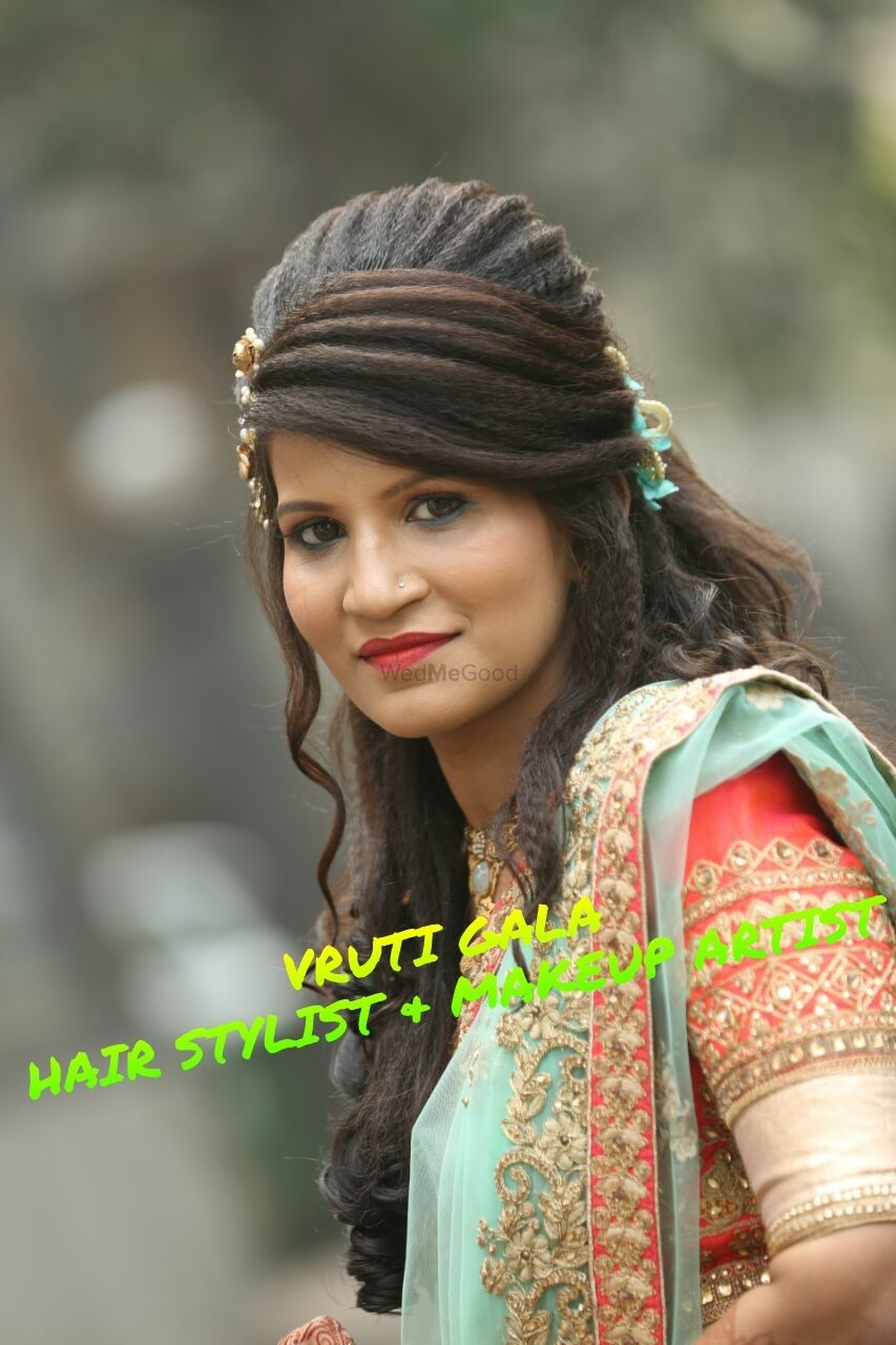 Photo From Dimple Bride - By Vruti & Yashvi Bridal Makeovers