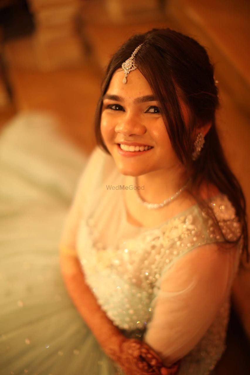 Photo From Janvi Brides Sister  - By Makeovers by Drashti Dani 