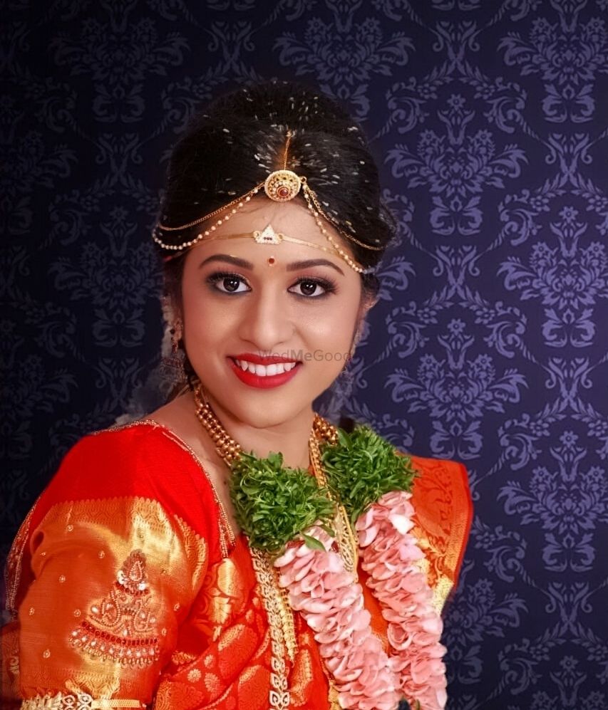 Photo From Shruthi Bridal Makeup - By Shivani Dey