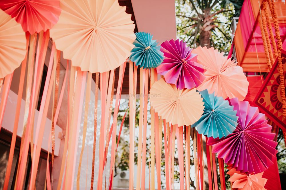 Photo of diy paper or origami decor for photobooth