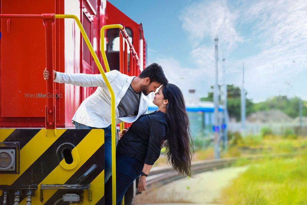 Photo From Vivek + Nandini I Pre-wedding I Outdoorshoot - By Vicithiram Studio