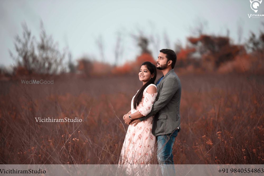 Photo From Arun + Priya I Pre-wedding I Outdoorshoot - By Vicithiram Studio