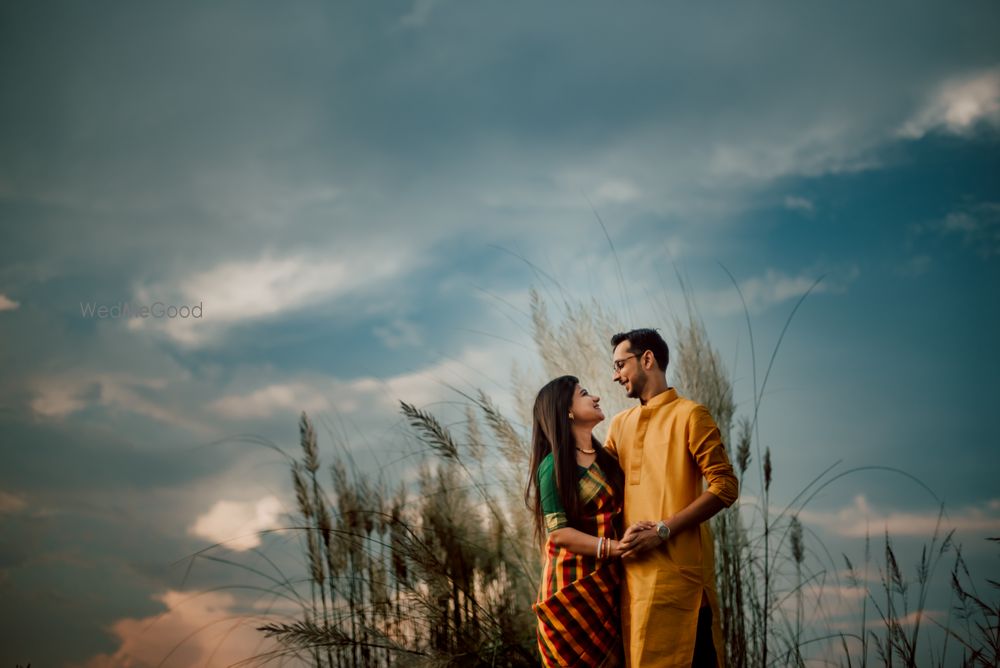 Photo From "Prewedding  Tales " Place Kolkata - By Sunshine Studio