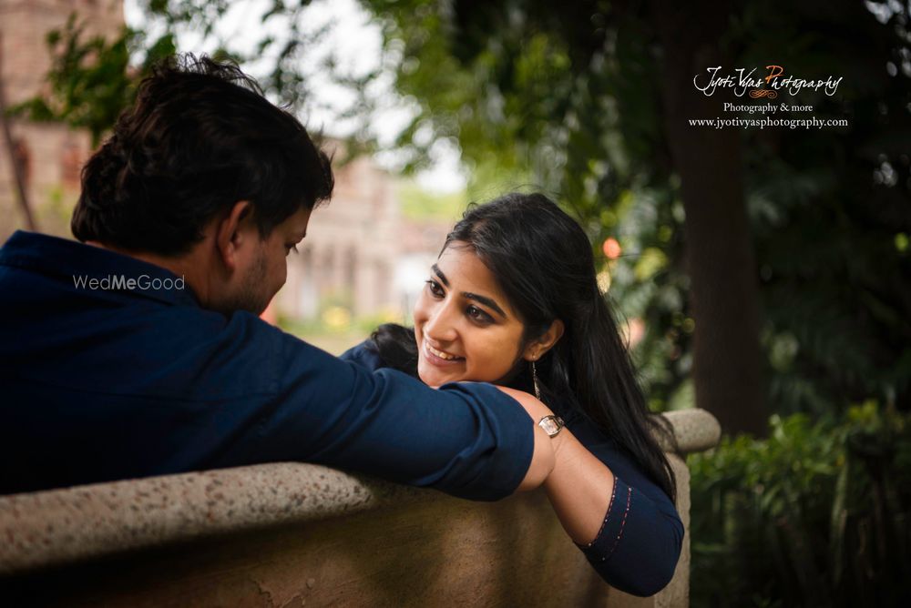 Photo From Pre- Wedding / Couple Photo shoot  - By Jyoti Vyas Photography